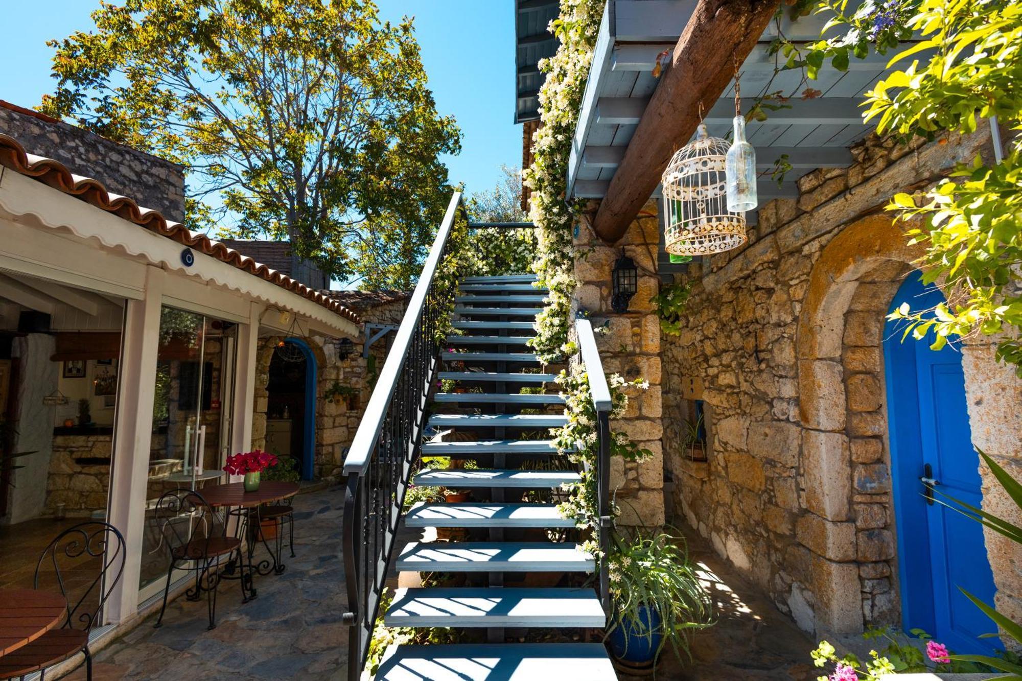 Alacati Eski Ev Hotel Exterior photo